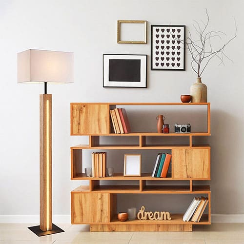 Lampadaire LED TREE en métal noir et bois clair